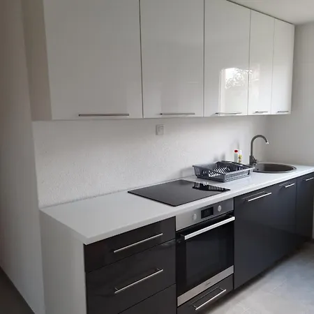 Nea Ilidza Villa *