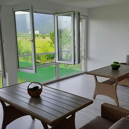 Nea Ilidza Villa *
